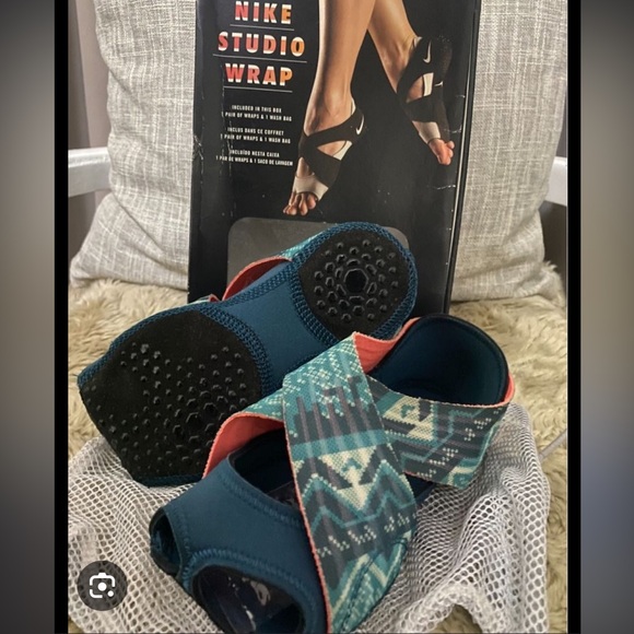 Nike studio wrap‎ dance yoga shoes - Picture 1 of 7